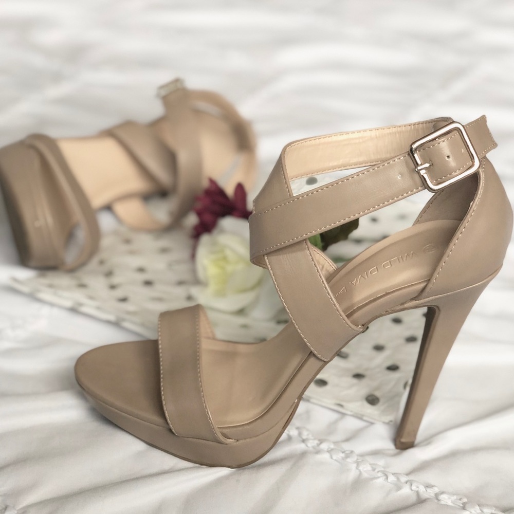 Wild Diva Lounge Heels size 7 1/2